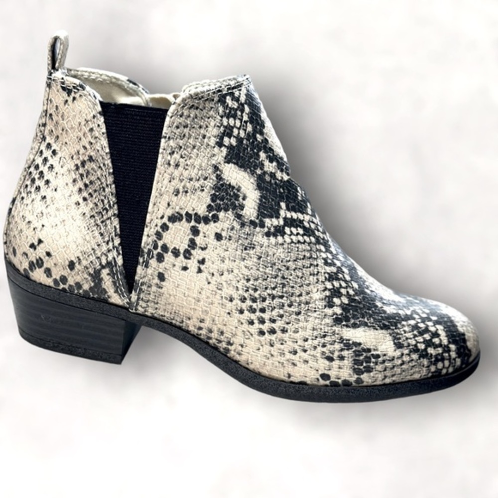 So Snake Print Memory‎ Foam Ankle Booties Women’s Size 6